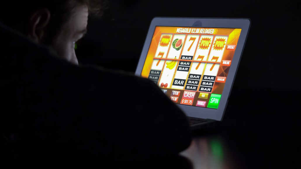 The Rise Of Online Gambling: A Look Back At Its Historical Past And Development